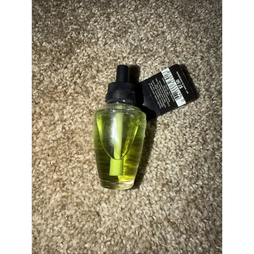 Bath & Body Works Halloween Wallflower Fragrance Refill Bulb Wicked Apple - Picture 2 of 2